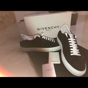 Givenchy shoes black and white size 9